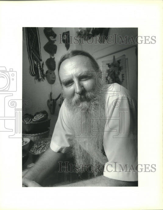 1991 Press Photo Shopkeeper "Chick" Fortner says, "I don't even drink coffee." - Historic Images