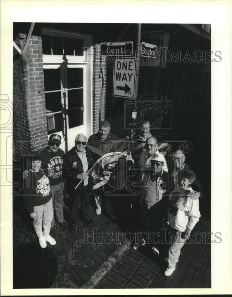 1990 Press Photo Charlie Kertz &amp; 49er Club attending New Orleans Superbowl. - Historic Images