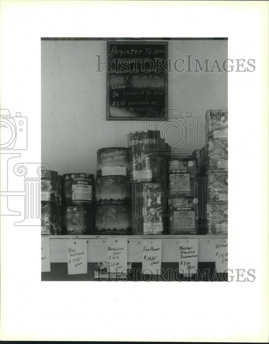 1993 Press Photo Shooting Start Fireworks Stand, Grenta - Historic Images