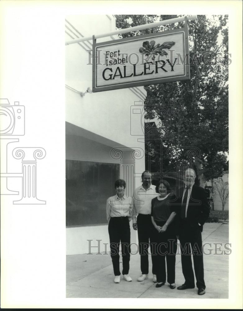 1991 Press Photo Ann Gauther etal at Fort Isabel Gallery in Covington - Historic Images