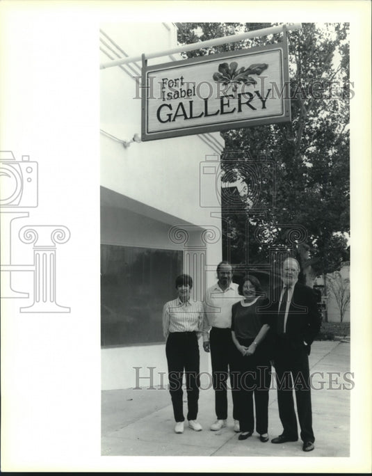 1991 Press Photo Ann Gauther etal at Fort Isabel Gallery in Covington - Historic Images