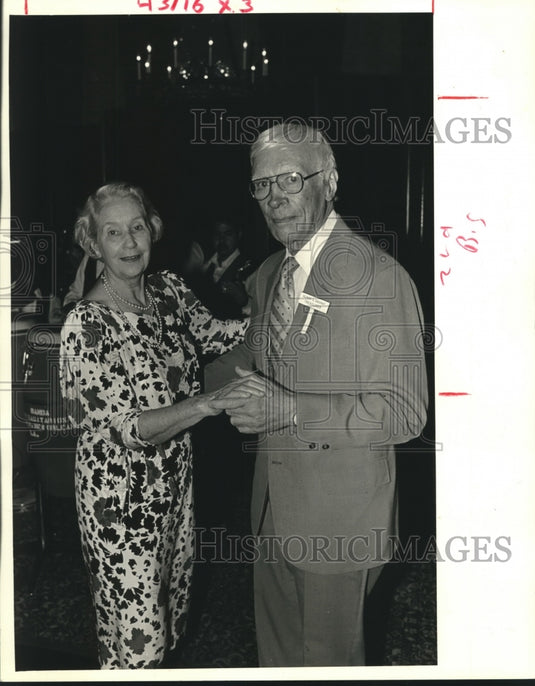 1986 Press Photo Genevieve & Alonzo Ensenat dance at Mexico National Day - Historic Images