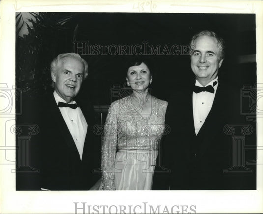 1991 Press Photo Mary Ann & Charles Ferro and Dr. Daniels at Cancer Crusaders. - Historic Images