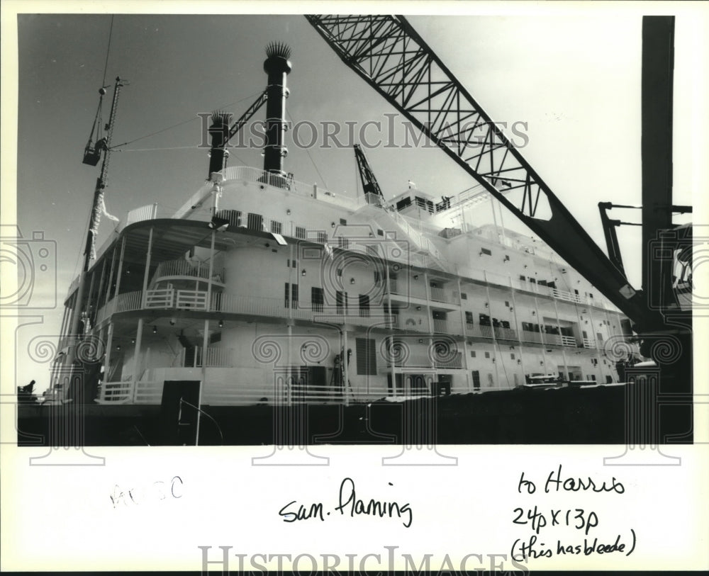 1994 Press Photo Hilton&#39;s Flamingo Casino boat at dock. - Historic Images