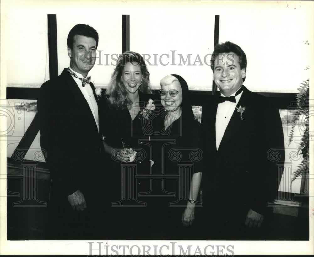 1989 Press Photo Big Bros Bash attendee Alan Fisher and others - Historic Images