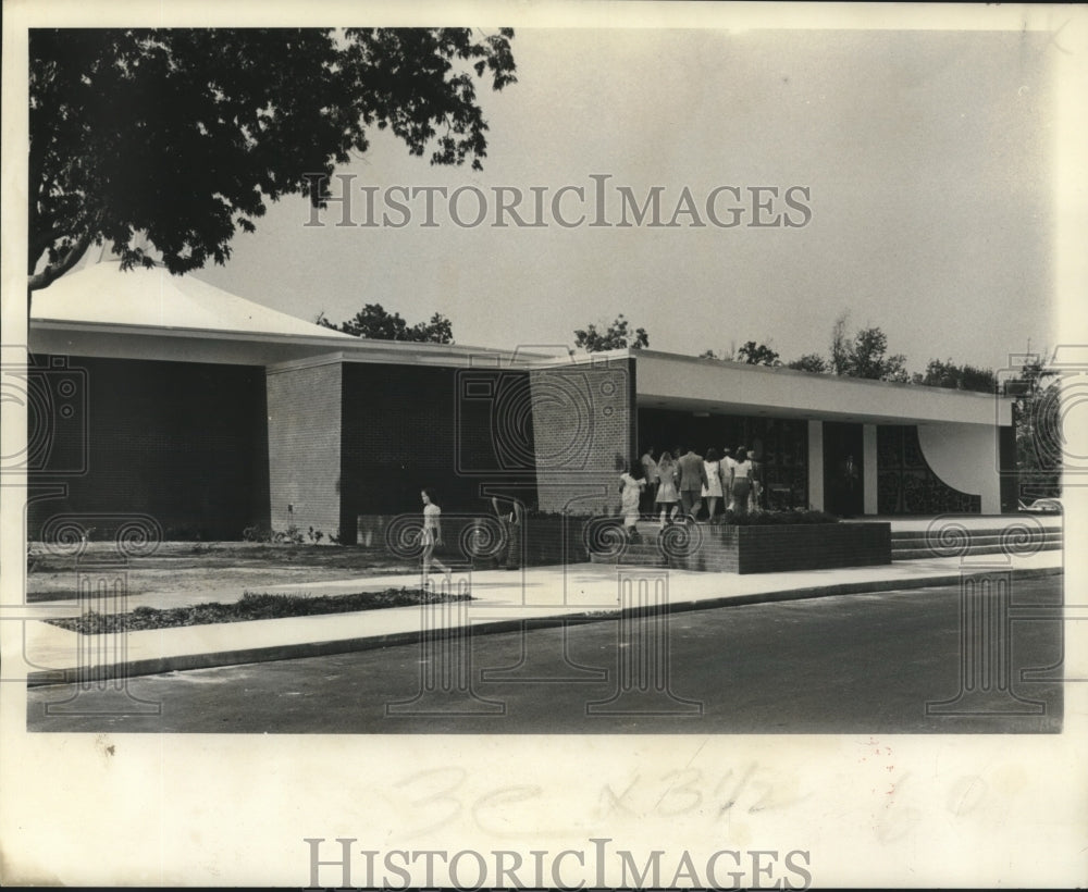 Press Photo Newly dedicated First Baptist Church in Long Beach, Mississippi - Historic Images