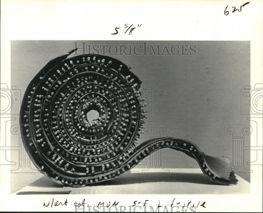 1979 Press Photo Sherry Fein's 'Unwinding" ceramic spiral; rods with clay. - Historic Images