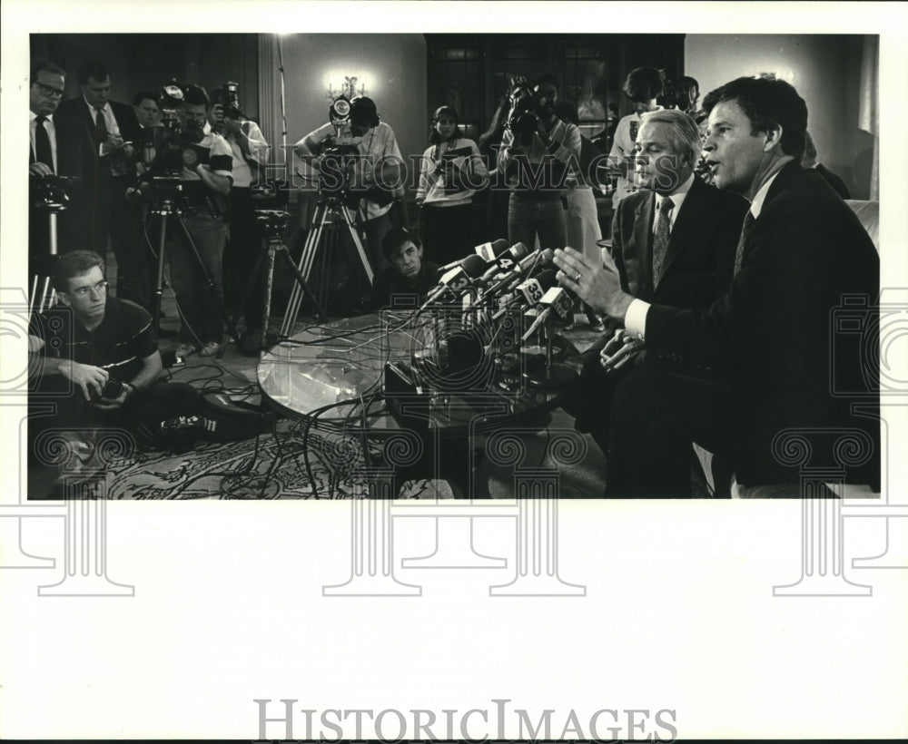 1987 Press Photo Governor Edwin Edwards &amp; Buddy Roemer at Press Conference - Historic Images