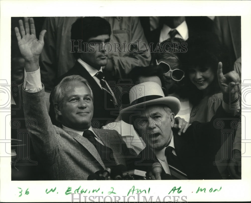 1986 Press Photo Louisiana Governor Edwin Edwards after his acquittal - Historic Images