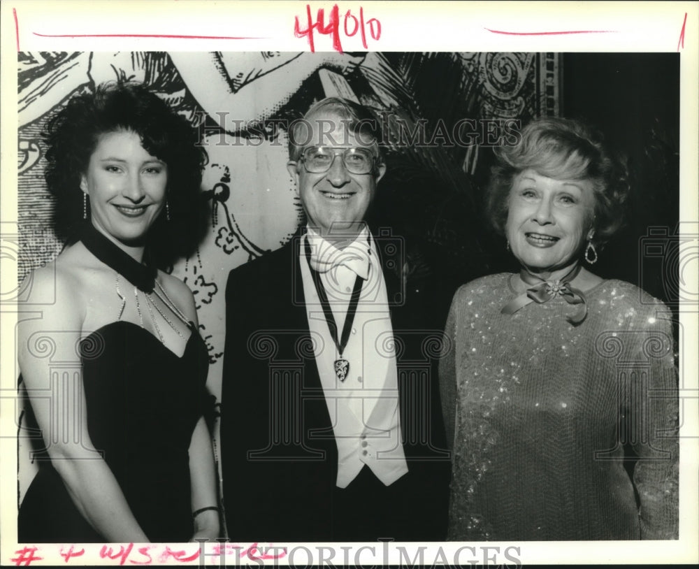 1994 Press Photo Melissa Anne Smith with Ben and Martha Foster - Historic Images