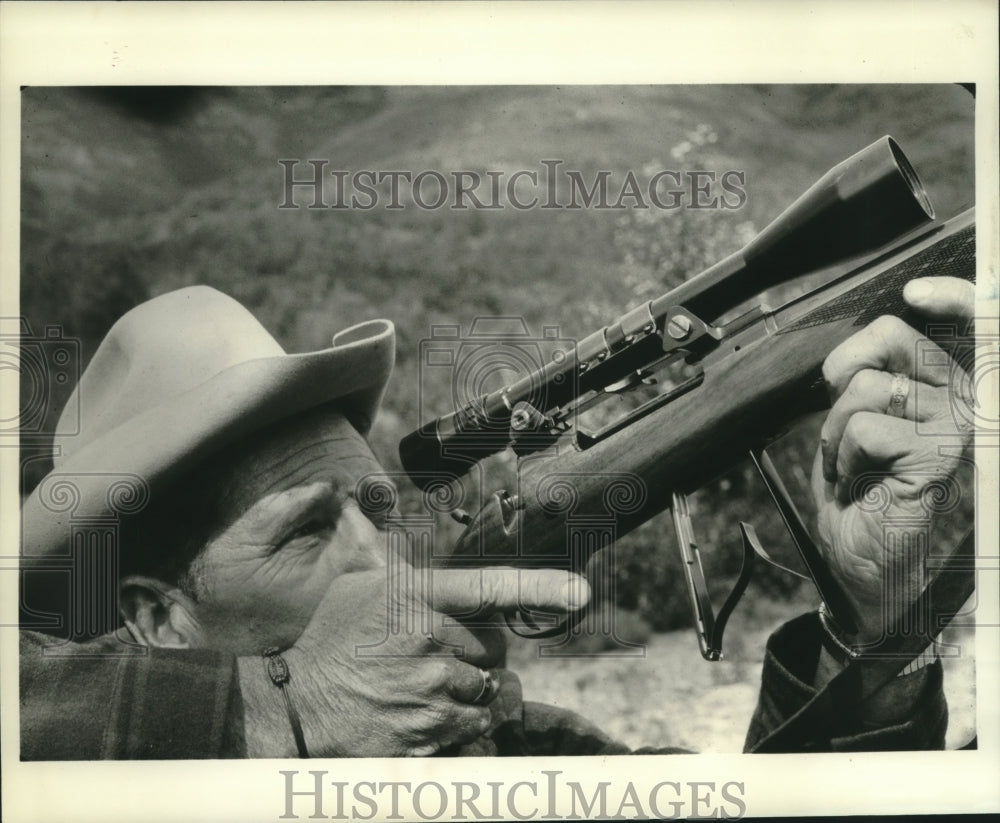 1968 Press Photo Joe Foss takes aim, &quot;The Outdoorsman: Joe Foss&quot; - nob09592 - Historic Images