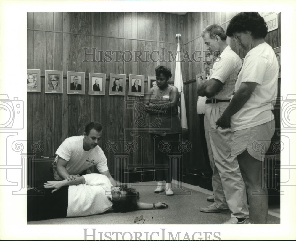 1994 Press Photo Community First Aid and Safety Course at Red Cross in Chalmette - Historic Images