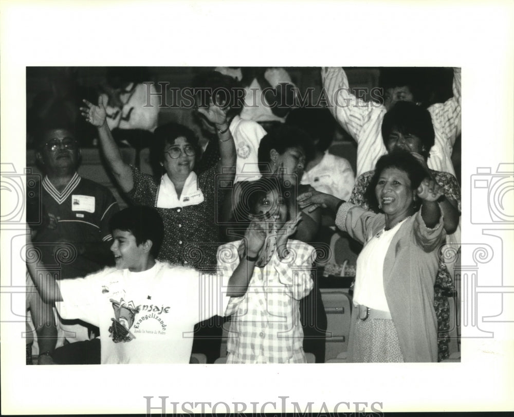 1993 Press Photo Dancing-First Mensaje Catholic Hispanic Congress of New Orleans - Historic Images