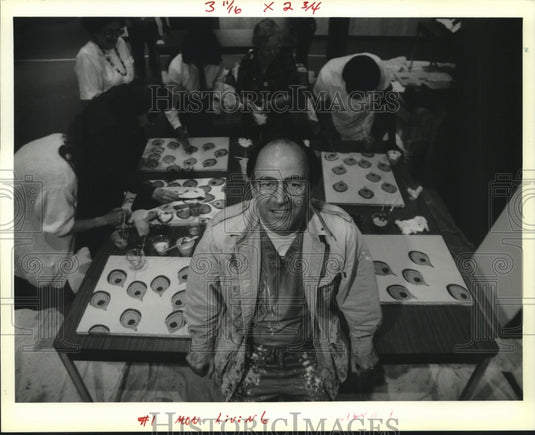 1989 Press Photo Artist John Feight at Southern Baptist Hospital Event - Historic Images