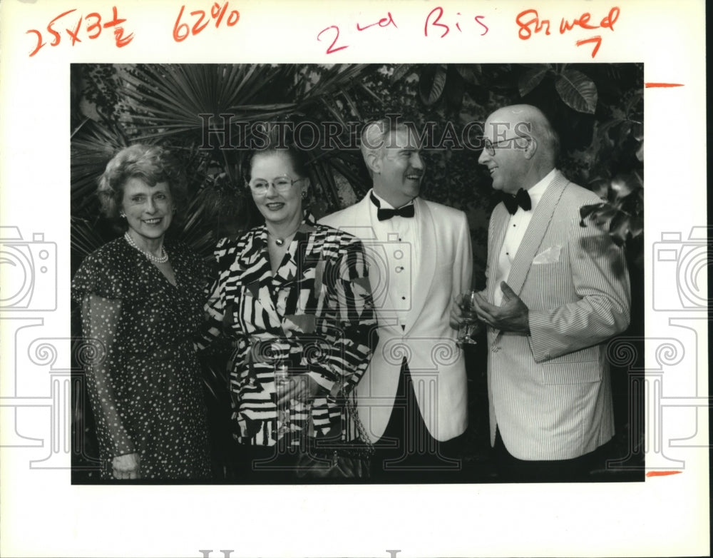 1992 Press Photo Guests at the LSU Chancellor&#39;s reception. - nob09826 - Historic Images