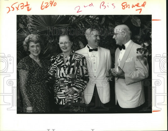 1992 Press Photo Guests at the LSU Chancellor's reception. - nob09826 - Historic Images