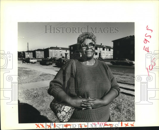 1988 Press Photo Delories Francois, resident at the Desire Housing Project. - Historic Images