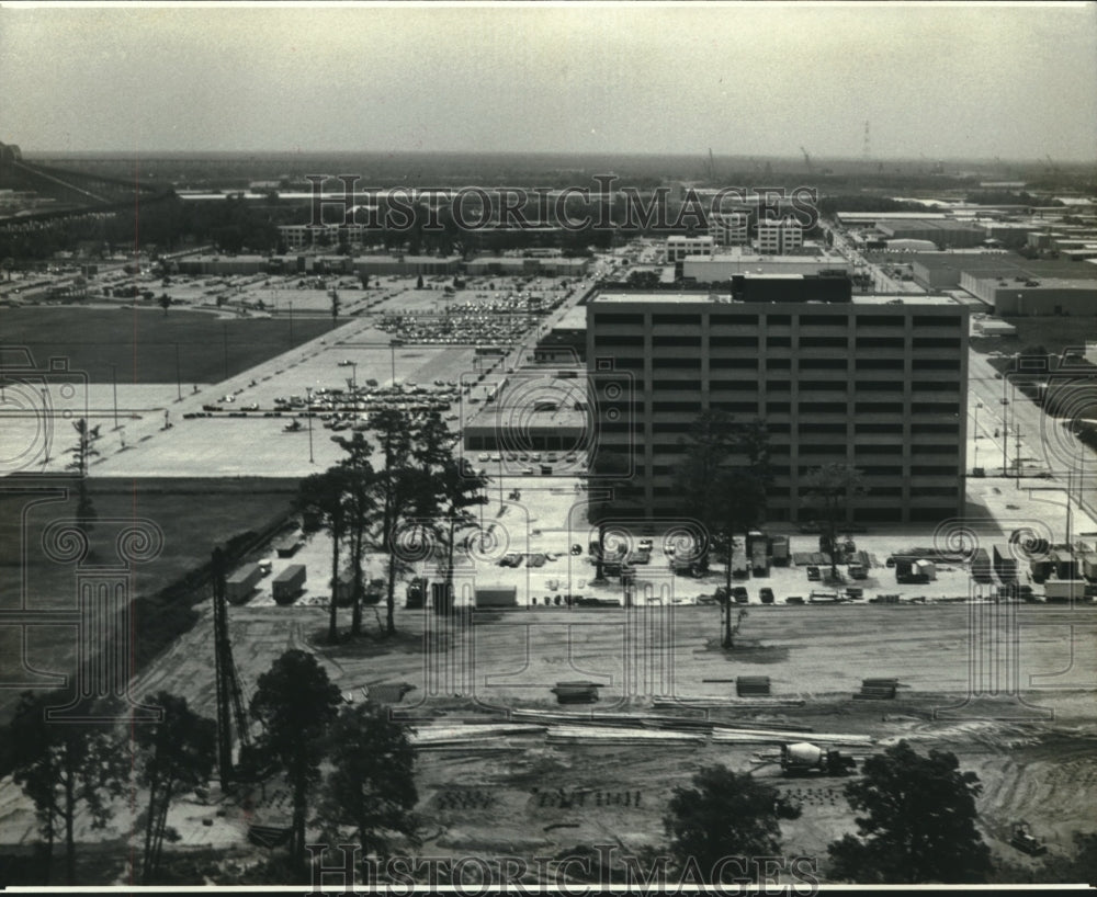 1982 Press Photo Aerial view of Elmwood Corporate Village II high-rise towers - Historic Images