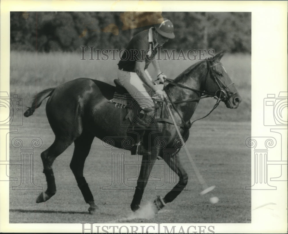 1989 Press Photo Major Ferguson, Captain of the British International Polo Team - Historic Images