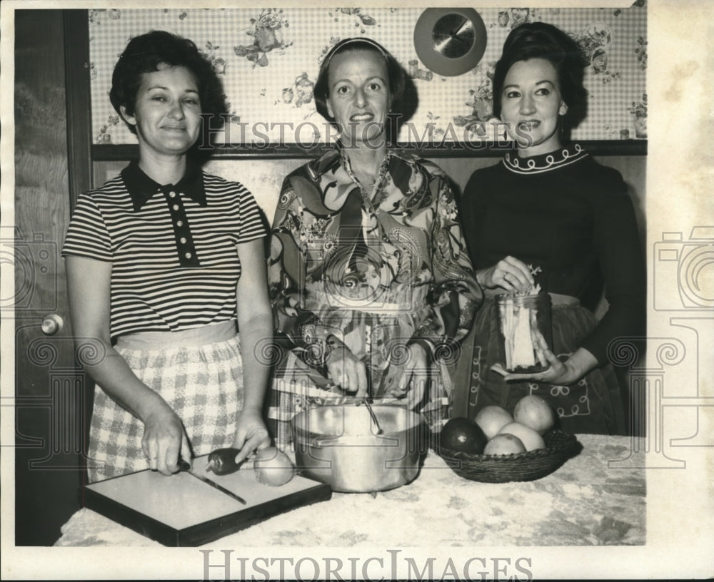 1970 Press Photo Group of cooks for LSU - nob10008 - Historic Images