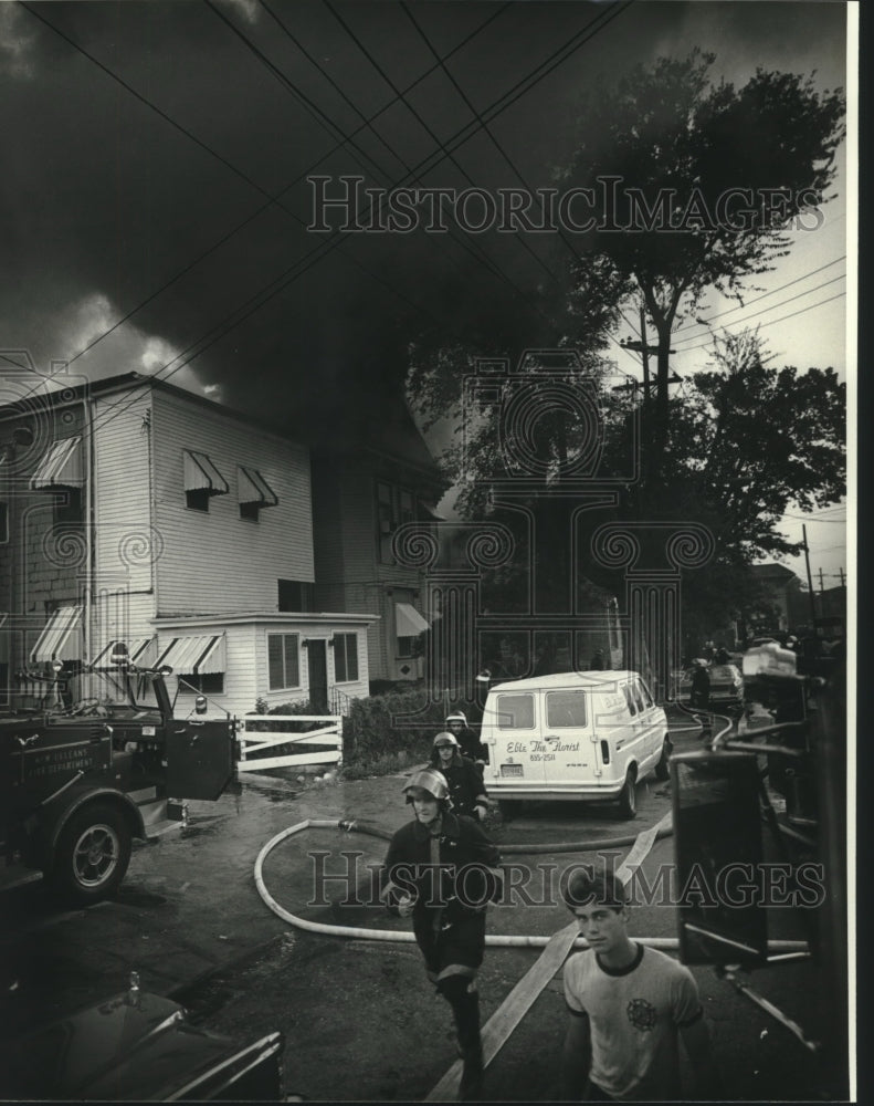 1981 Press Photo Fire - Firemen Work a Blaze with Heavy Smoke - nob10089 - Historic Images