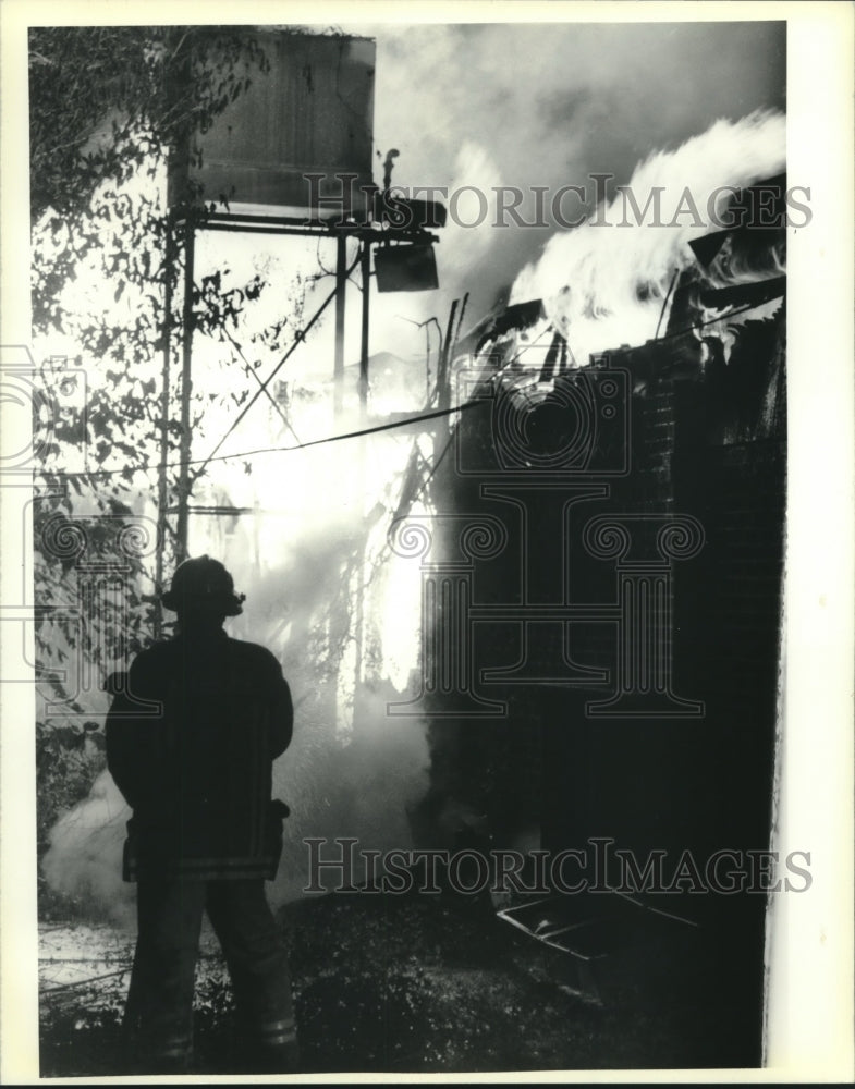 1990 Press Photo Firemen battle Balli Hai Restaurant fire. - nob10131 - Historic Images