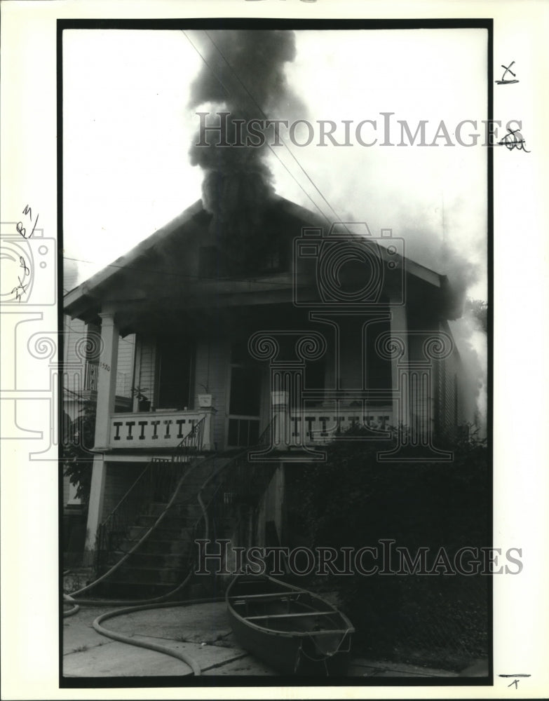 1992 Press Photo A 2-alarm fire on Crete Street home, New Orleans. - Historic Images