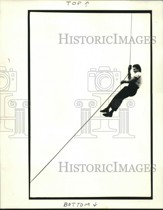 1986 Press Photo Firefighter demonstration, St. Edward the Confessor School - Historic Images