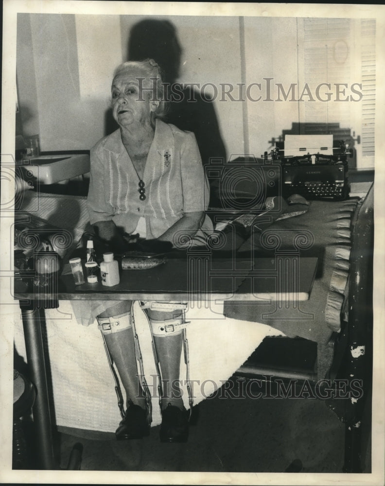 1969 Press Photo Writer Flo Field recalls an adventurous career - nob10304 - Historic Images