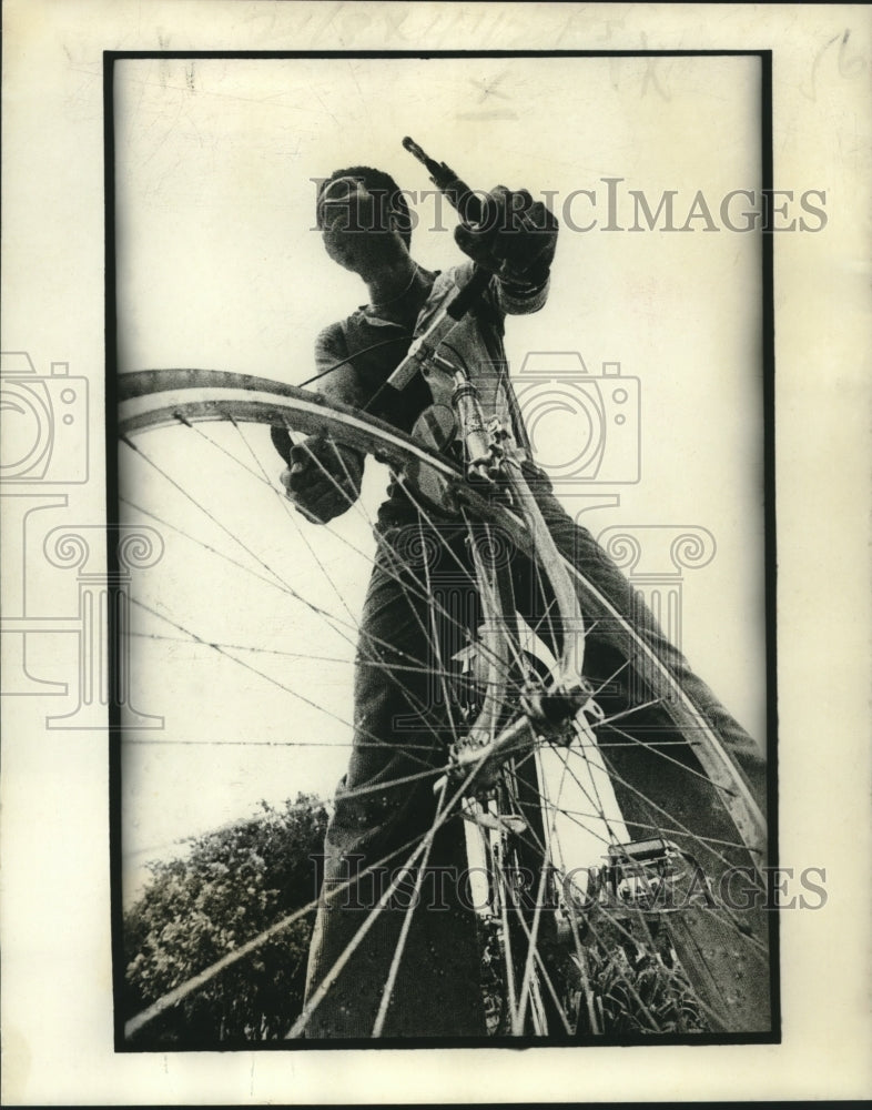 Press Photo Ted Fletcher on his bicycle - nob10490 - Historic Images