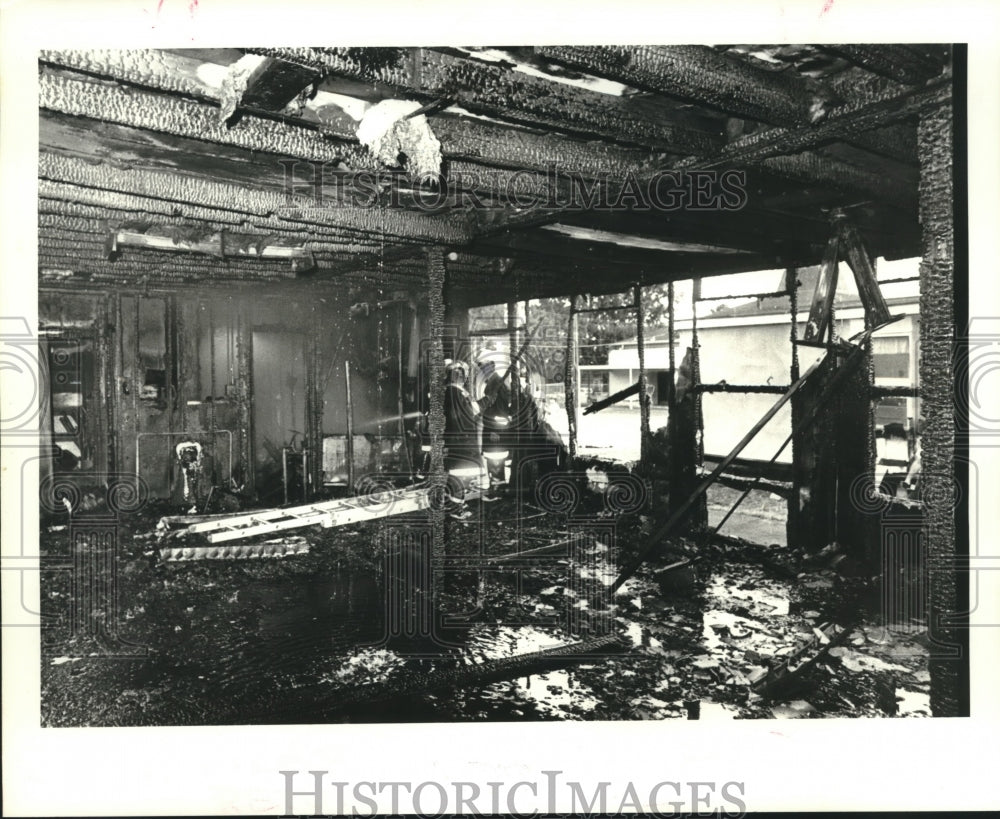 1986 Press Photo Portable building at John Clancy School destroyed by fire - Historic Images