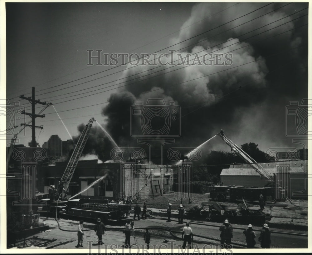 1991 Press Photo Firemen battle 6 Alarm fire at Magnolia street - Historic Images