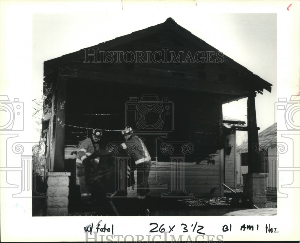 1991 Press Photo Firefighters at House Fire Which Claimed Life of 15-Month Old - Historic Images