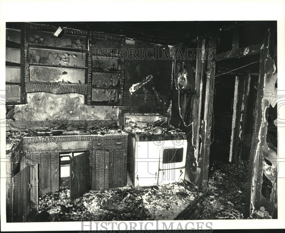 1987 Press Photo Vacant Home Heavily Damaged in Fire, Boone Street, Metairie - Historic Images