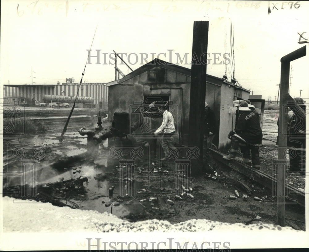 1981 Press Photo Diesel Fuel Fire Damage at Amtrak Fueling Station, New Orleans - Historic Images