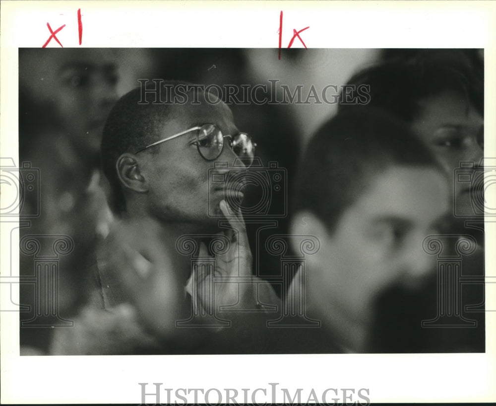 1995 Press Photo Cleo Fields during church service at Mt. Pilgrim Baptist Church - Historic Images