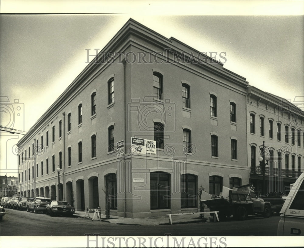 1985 Press Photo General view of building at 400 Lafayette Street in New Orleans - Historic Images