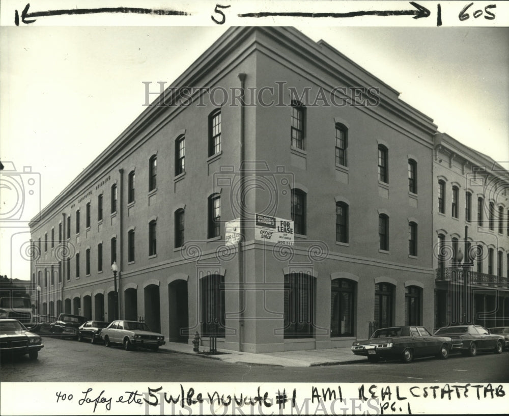 1982 Press Photo Nearly completed 400 Lafayette project in New Orleans - Historic Images