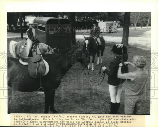 1990 Press Photo Jessica Eustis, member of 4-H Horse Club gets hair braided - Historic Images