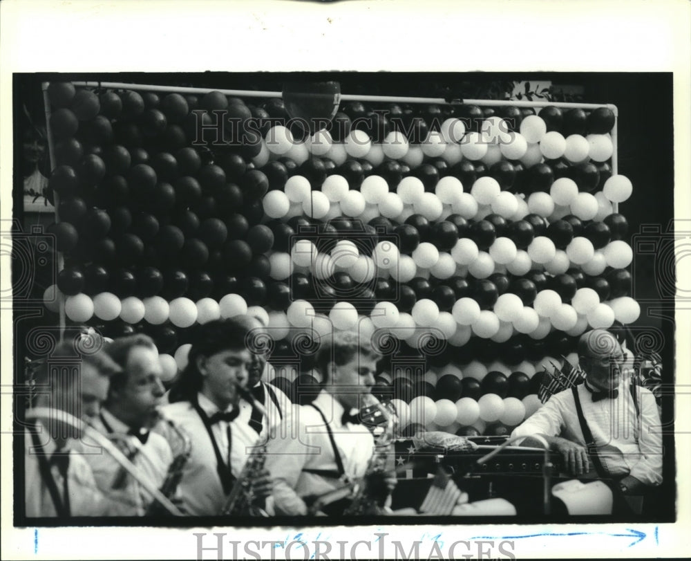 1991 Press Photo Northshore Big Band provides entertainment at Bogue Falaya Park - Historic Images