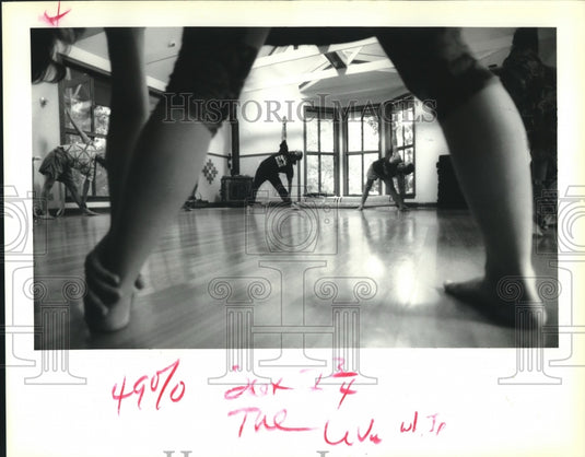 1992 Press Photo Jim Berg M.D. conducts an exercise class - nob11078 - Historic Images