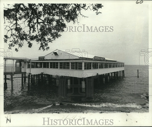 1976 Press Photo Fitzgeralds's a West End Park restaurant/bar - nob11090 - Historic Images