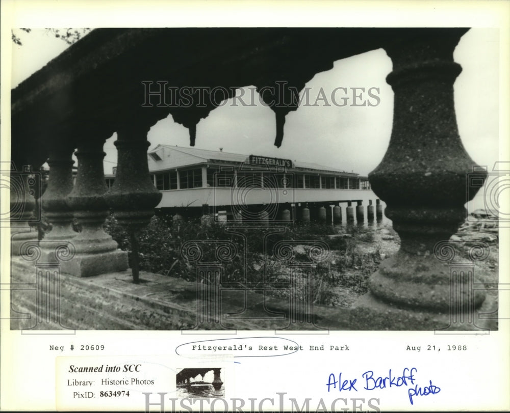 1988 Press Photo Firzgerald&#39;s Restaurant at West End Park in need of renovation. - Historic Images