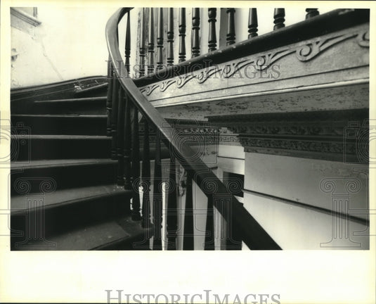 1995 Press Photo Architectural work inside Italianate mansion at 1456 Camp St. - Historic Images