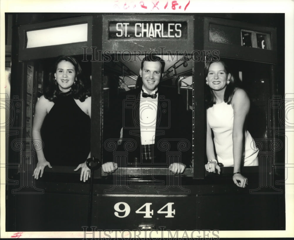 1994 Press Photo Attendees of Debutante Party on a St. Charles 944 train caboose - Historic Images