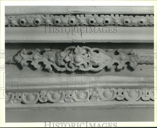 1995 Press Photo New OrleansDetail of moulding-Mary St. 
 apartment renovation - Historic Images