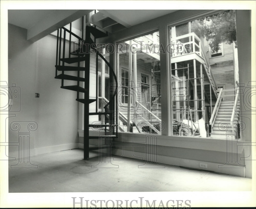 1995 Press Photo Mary St. New Orleans-apartment with spiral staircase - Historic Images