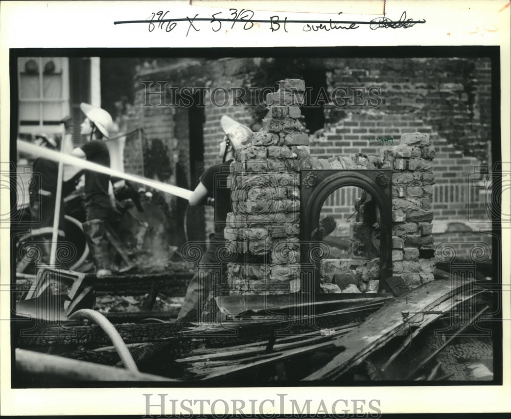 1989 Press Photo Firemen put water on charred ruins on two homes - nob11254 - Historic Images