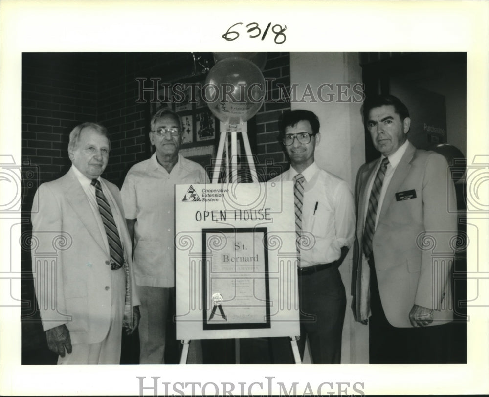 1989 Press Photo Former St. Bernard Parish county agents at open house - Historic Images