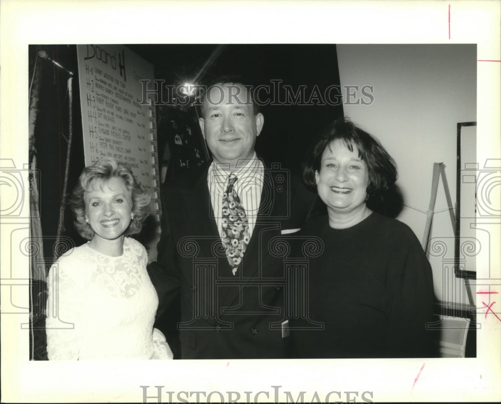 1994 Press Photo St. Martin&#39;s party - Brenda Manard, Mike Flick, Elaine Johnson - Historic Images